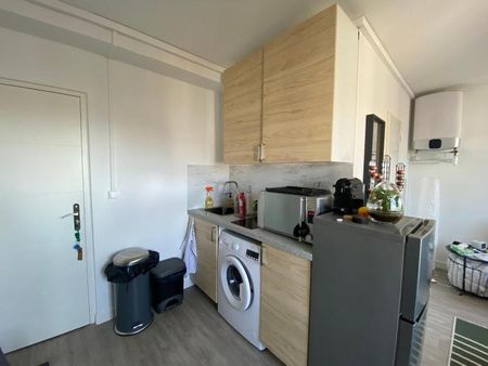 Location Appartement 1 pièce 20m² LYON 7ème - Photo 3