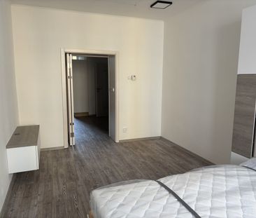Pronájem bytu 1+kk a garsoniéry 38 m² - Фото 3