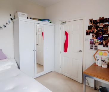 5 Bed 2 Bath - Photo 5