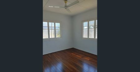 HISTORIC 2 BEDROOM UNIT - Photo 2