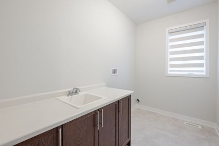 For Lease - 1040 Suddard Avenue, Oshawa, Ontario - Photo 3