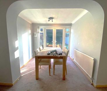 2 bedroom bungalow to rent - Photo 2