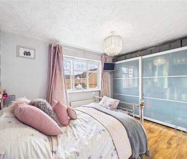 3 bedroom detached house to rent - Photo 3