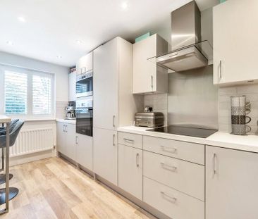 3 bedroom semi-detached house to rent - Photo 6