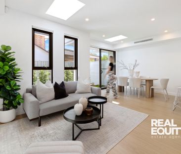 2/25 Magree Crescent, Chipping Norton NSW 2170 - House For Rent | D... - Photo 1