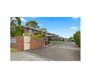 Charming Townhouse – Brand New Carpet & Paint! Ready to Move In! - Photo 4