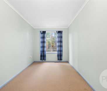 19 Chifley Cres, Kooringal NSW 2650 - Photo 4