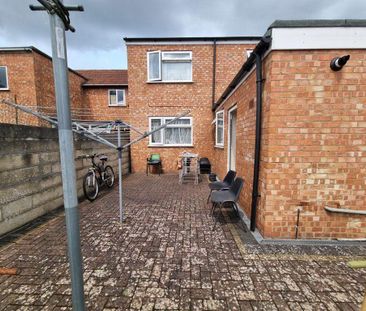 6 bedroom house to rent - Photo 2