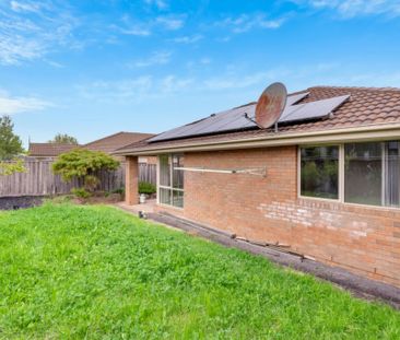 4 Bedroom Home in the Heart of South Morang! - Photo 3