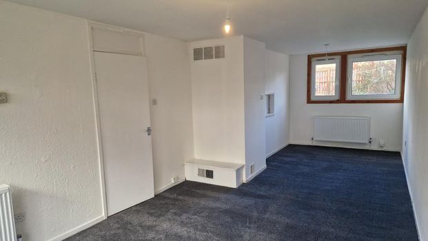 3 bedroom end of terrace house to rent - Photo 1