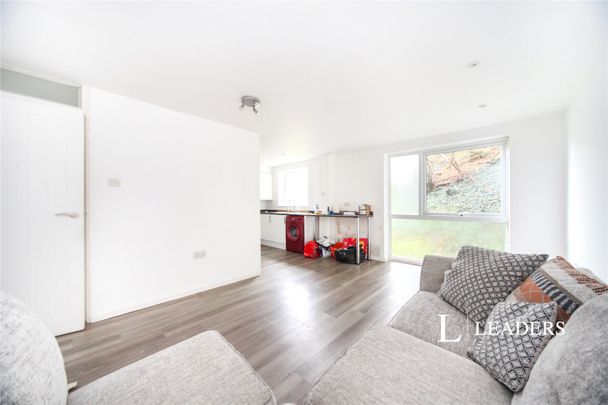 2 bedroom apartment to rent The Mall, Dunstable, Bedfordshire, LU5 - Photo 1