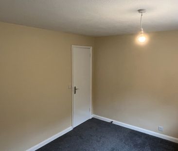 2 Bed Terraced House, Huggett Close, LE4 - Photo 4