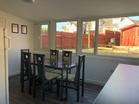 Ringwood Rd Citrine Suite - Photo 2