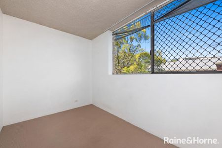 7/21 Mcilwraith Street, Auchenflower, QLD 4066 - Photo 4