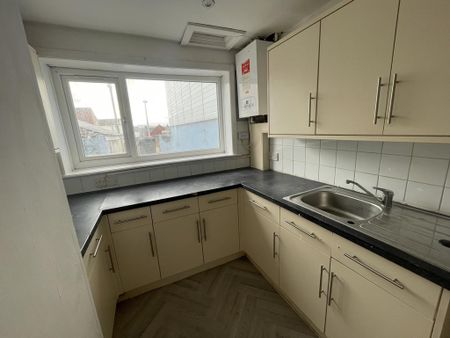 3 bedroom terraced house to rent - Photo 5