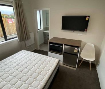 Short walk to Waikato Hospital - Photo 2