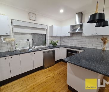 Modern house in a convenient location! - Photo 1