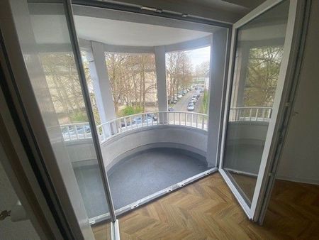 Traumwohnung mit 2 Balkonen im modernisierten Haus zu vermieten - Foto 2