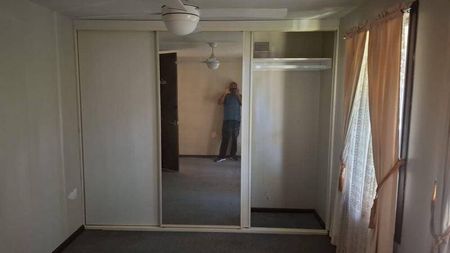 3 Bedroom, 1 Bathroom, 1 Extra Toilet - Photo 2