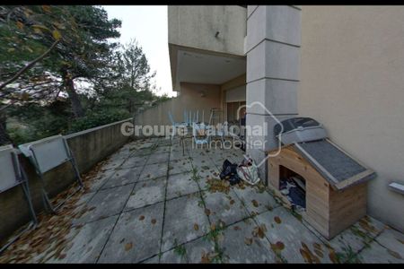 Appartement -T2 - VILLENEUVE LES AVIGNON, - Photo 4