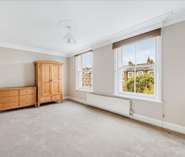 3 bedroom flat to rent - Photo 2