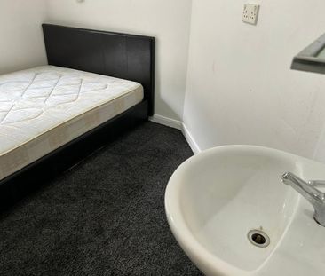 Room in a Shared House, Room In Pennington Place, LS6 - Photo 6