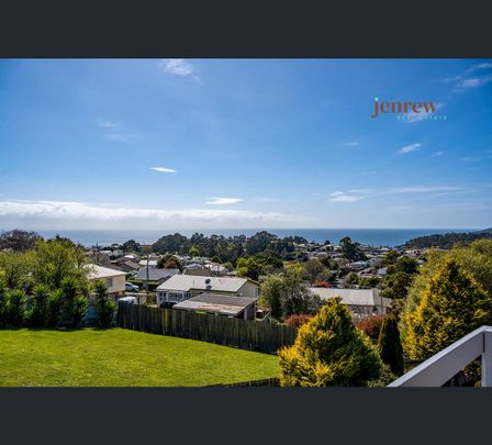 3/2 McGrath Street, Upper Burnie, Tas 7320 - Photo 1