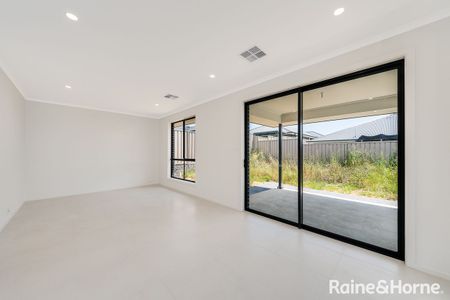 8 Cottingley Street, Mount Barker, SA 5251 - Photo 2