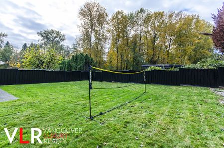 House in Burnaby, BC - Photo 5