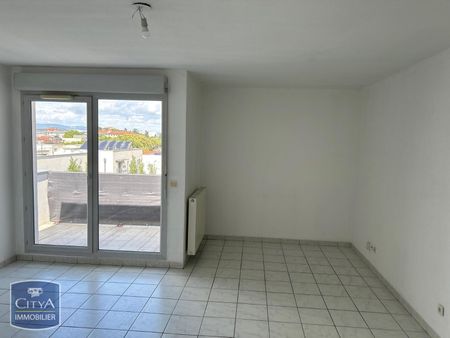 Location Appartement 3 pièces 70m² VILLEFRANCHE SUR SAONE 69400 - Photo 2