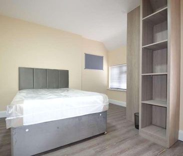 Worple Avenue, Staines-upon-thames, TW18 - Photo 1