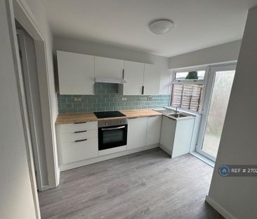 3 bedroom terraced house to rent - Photo 6