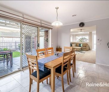 32 Cornwell Crescent, Cranbourne East, VIC 3977 - Photo 4