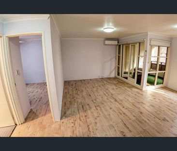 Renovated 2 bedroom apartment - Pets allowed - Short or Long term -... - Photo 1