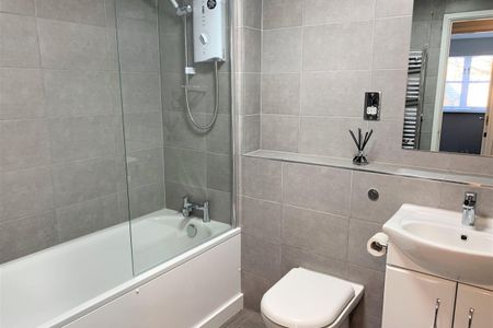 Anglian Close - Photo 5