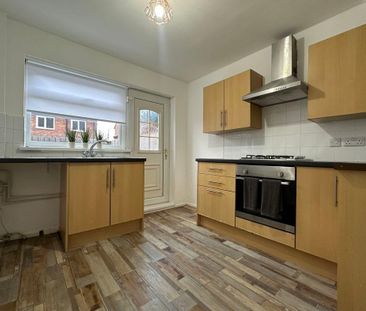 2 bed terraced house to rent in NE31 - Photo 6