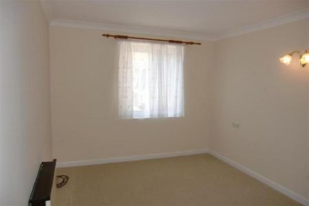 1 bedroom retirement property to rent - Photo 5