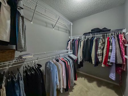 Family Living In Evanston – Steps From Schools, Parks & Shopping Double Garage - Photo 4