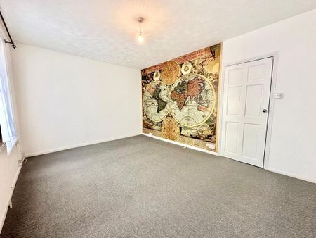 3 bedroom end of terrace house to rent - Photo 2