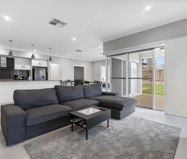 10 Florey Street Lloyd NSW - Photo 2