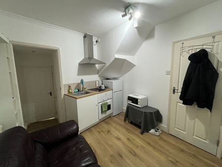 Room in a Shared Flat, London Road, E13 - Photo 4