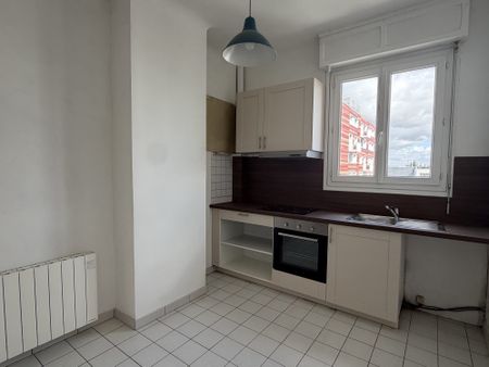 Location Appartement 3 pièces 67m² AMIENS 80000 - Photo 3
