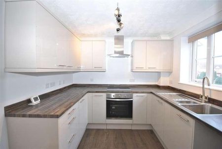 Haselmere Close, Bury St Edmunds, IP32 - Photo 4