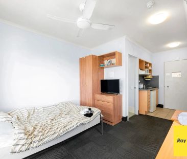 Freshly Updated Studio in UniLodge - Water & Electricity Included! - Photo 2