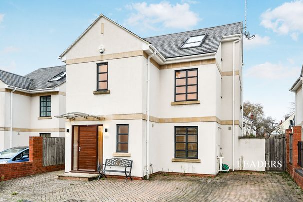 house to rent Kestrel Close, Cheltenham, Gloucestershire, GL53 - Photo 1