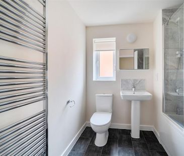 2 bedroom semi-detached house to rent - Photo 4