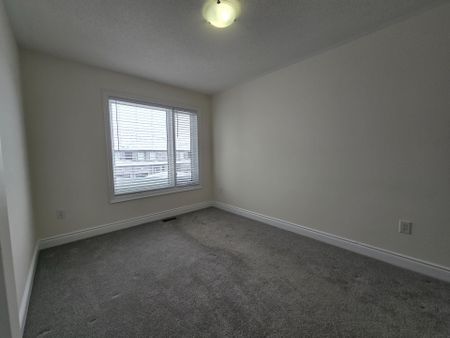 For Lease - 12 Lisa Street, Wasaga Beach, Ontario - Photo 4