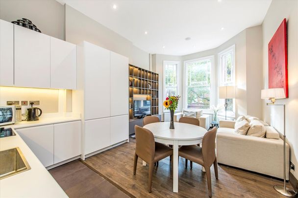 [SHORT LET] Elegant first-floor living in the heart of SW5. Utilities and weekly housekeeping service included in the rent. - Photo 1