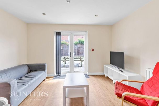 4 bedroom townhouse to rent - Photo 1