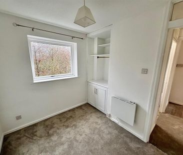 2 bedroom coach house to rent - Photo 4